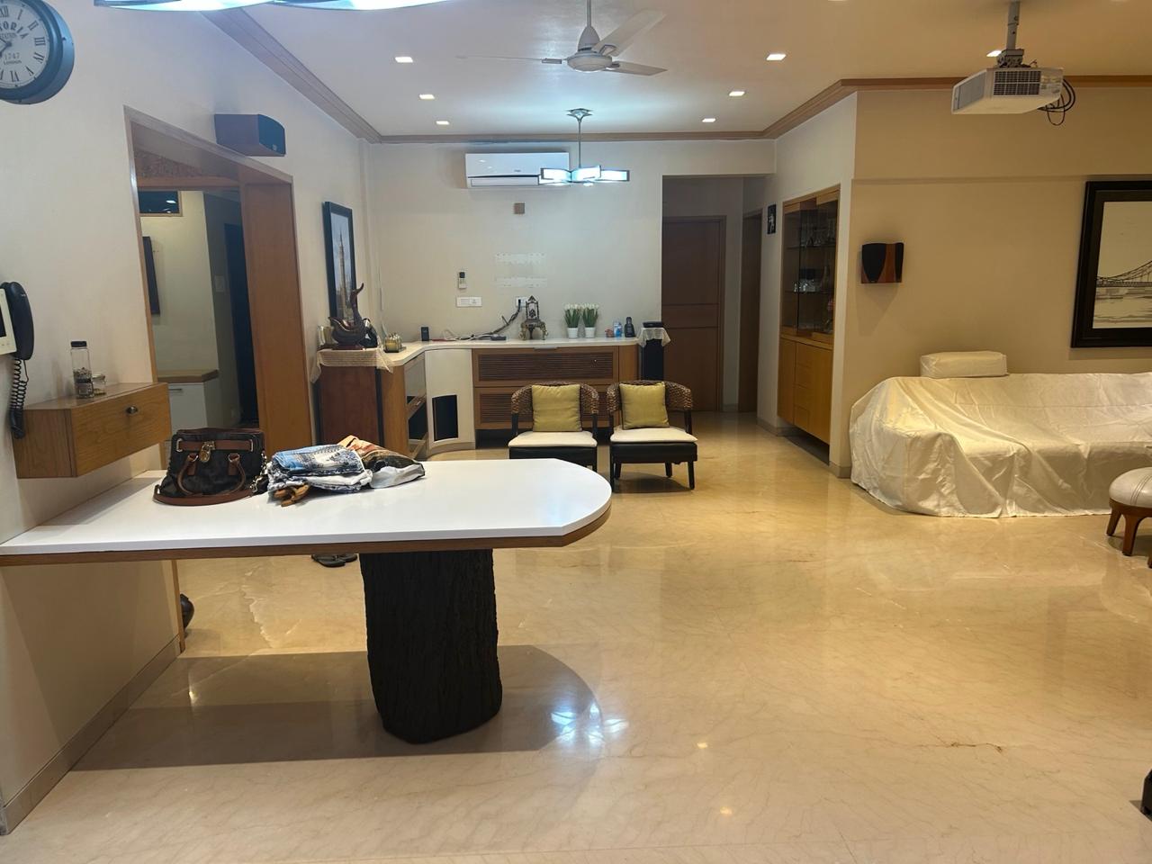 3.5 BHK + Servant Room Apartment For Sale in Clover Park Royale