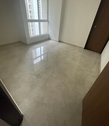 Room in 2 BHK Apartment at Lodha Amara, Kolshet Road – for Sale