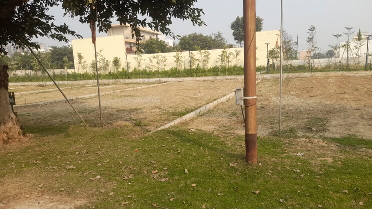 Garden, mansha-orchid  200 Sq.Yd. Plot In Sector 110 Faridabad 8902896