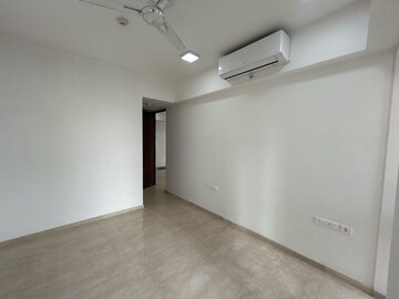 Room in 2 BHK Apartment at Lodha The Park, Worli – for Rent