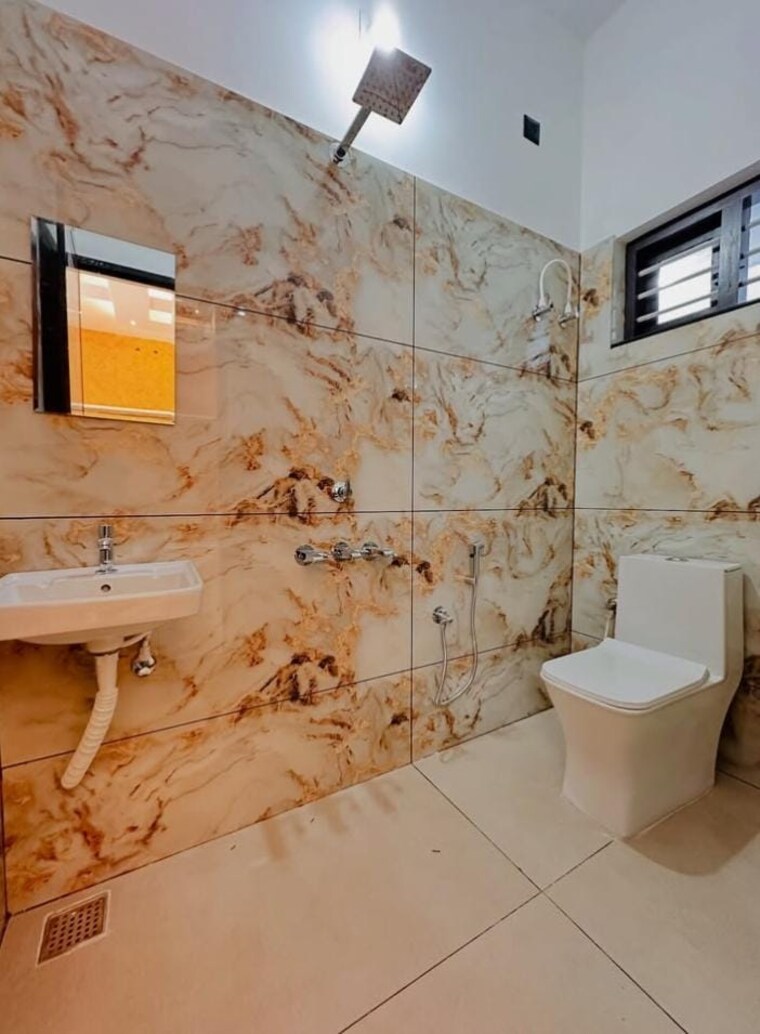 Bathroom, sector 31 4 Bedroom 4050 Sq.Ft. Builder Floor In Sector 31 Faridabad 8902971