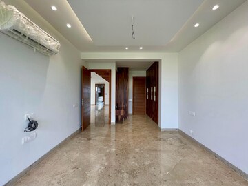 Room in 3 BHK Builder Floor at Sector 7 – for Sale