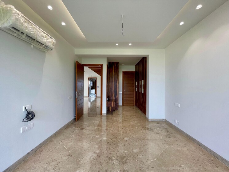 Room, sector 7 3 Bedroom 2650 Sq.Ft. Builder Floor In Sector 7 Panchkula 8902968