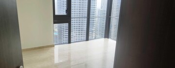 Room in 2 BHK Apartment at Lodha The Park, Worli – for Rent