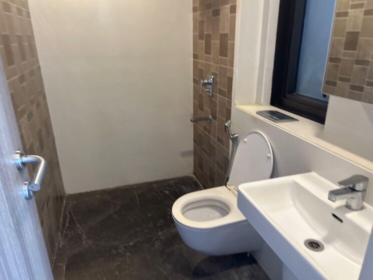 Bathroom, lodha-the-park 2 Bedroom 1000 Sq.Ft. Apartment In Worli Mumbai 8902999