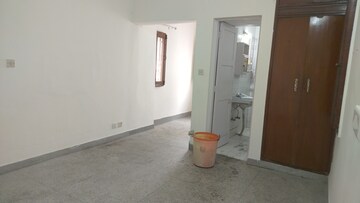 Room in 3 BHK Apartment at Shalimar Nest, Vasant Kunj – for Rent