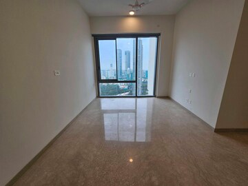Room in 2 BHK Apartment at Piramal Mahalaxmi, Mahalaxmi – for Rent