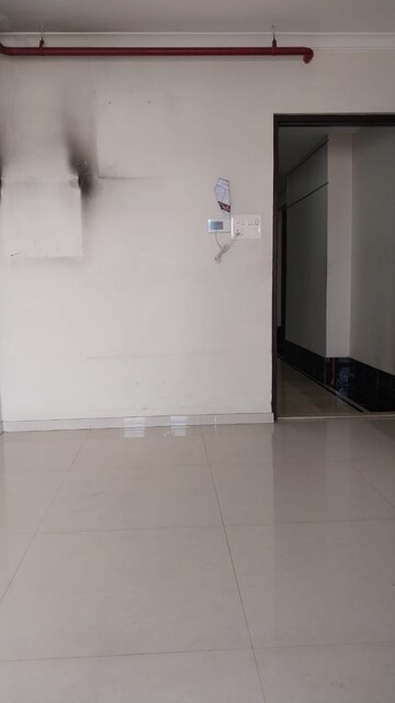 Room in 1.5 BHK Apartment at Divisha Sanskriti Signature, Borivali West – for Rent