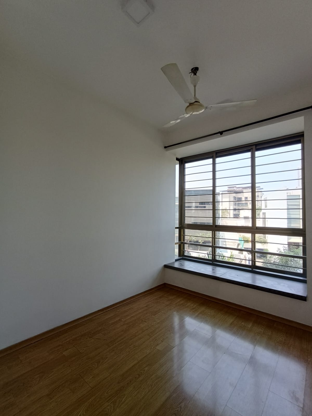 3 BHK + Pooja Room Apartment For Rent in Oberoi Realty Woods