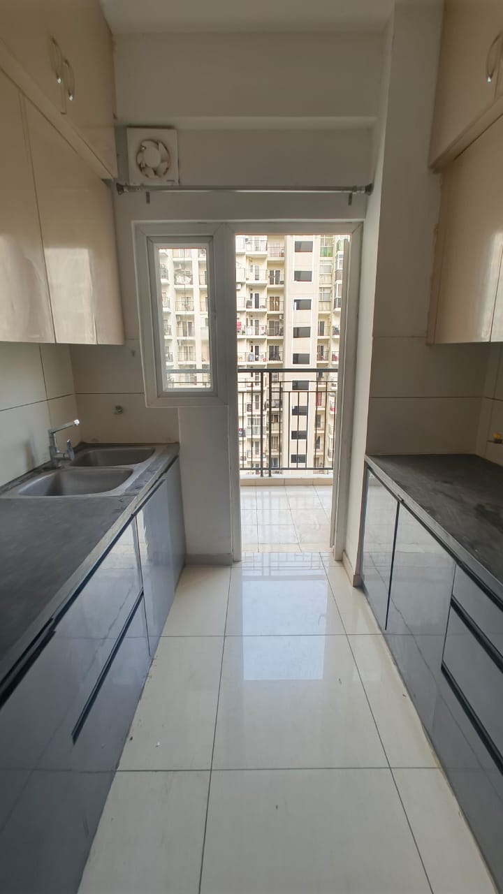 2.5 BHK + Servant Room Apartment For Sale in Experion The Heart Song