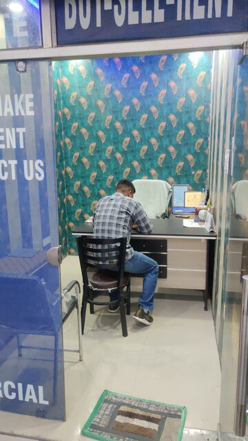 Team Area in  Shop at Sector 78 – for Rent