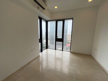 Room in 2 BHK Apartment at Lodha The Park, Worli – for Rent