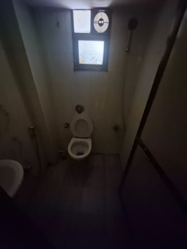 Washroom, mangal-bhavana Commercial Office Space 350 Sq.Ft. In Khar West Mumbai 8903127