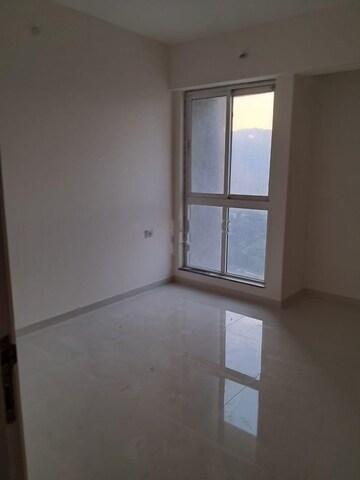 Room in 3 BHK Apartment at Piramal Vaikunth, Balkum Pada – for Rent