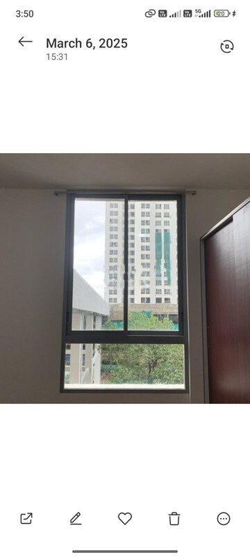 Room in 3 BHK Apartment at Piramal Vaikunth, Balkum Pada – for Rent