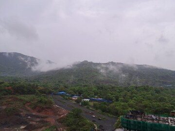 Plot Area in 3 BHK Apartment at Piramal Vaikunth, Balkum Pada – for Rent