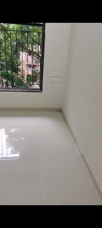 Furnished Amenities in 3 BHK Apartment at Mulund East – for Rent