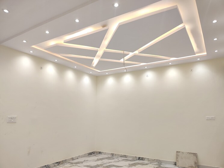 Room, indira nagar 3 Bedroom 1500 Sq.Ft. Villa In Indira Nagar Lucknow 8903286