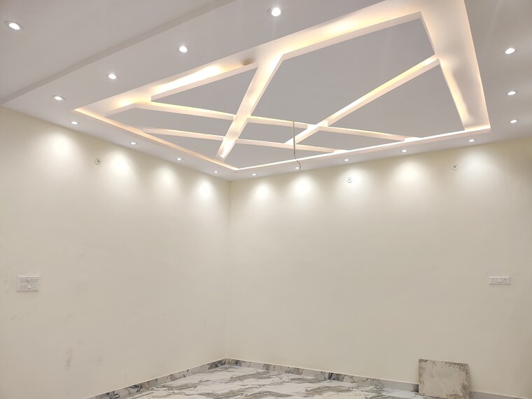 Room, indira nagar 3 Bedroom 1500 Sq.Ft. Villa In Indira Nagar Lucknow 8903286