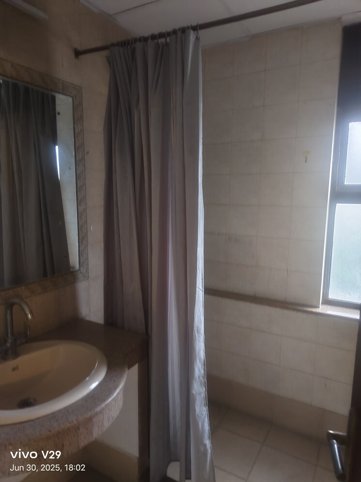 Bathroom, vipul-belmonte 4 Bedroom 3110 Sq.Ft. Apartment In Sector 53 Gurgaon 8903295