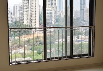 Room in 2 BHK Apartment at MP Pandurangwadi Laxmi Niwas CHS, Goregaon East – for Rent