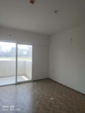 Room in 3 BHK Apartment at Tulip Yellow, Sector 69 – for Sale