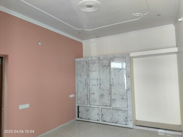 Room in 2 BHK Independent House at Gomti Nagar – for Rent