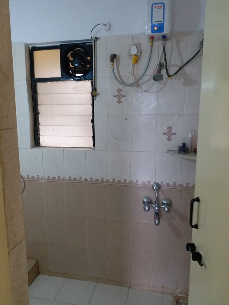 Bathroom, sakore-nagar-chs 2 Bedroom 1200 Sq.Ft. Apartment In Viman Nagar Pune 8903537