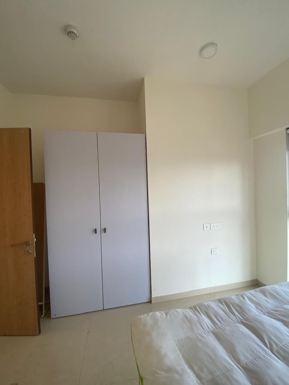 2 BHK + Servant Room Apartment For Rent in Lodha Vista