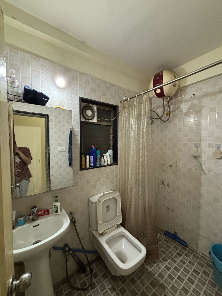 Attached Bathroom, mainland-camelot-royale 2 Bedroom 890 Sq.Ft. Apartment In Viman Nagar Pune 8903554