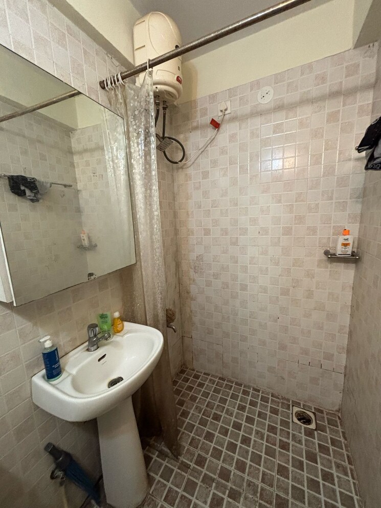 Bathroom, mainland-camelot-royale 2 Bedroom 890 Sq.Ft. Apartment In Viman Nagar Pune 8903554