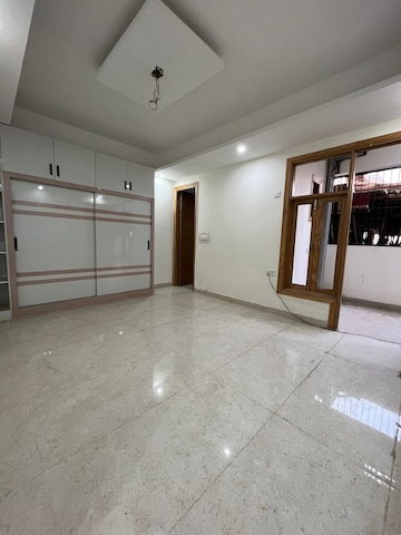 Room in 4 BHK Builder Floor at Dwarika Raj Garden City, Raj Nagar Extension – for Sale