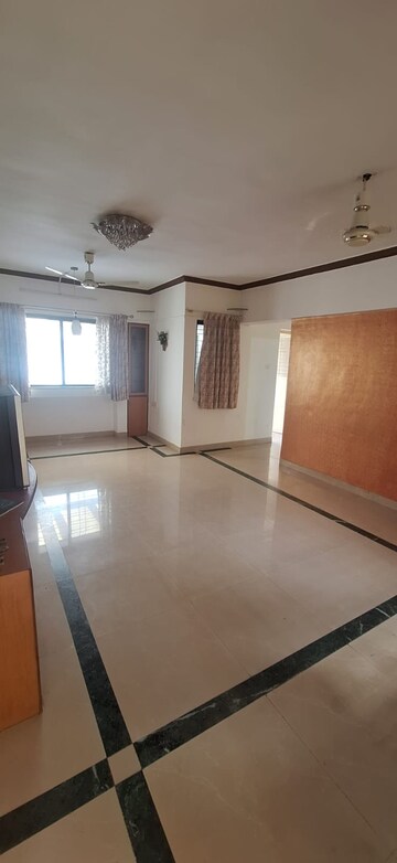 Room in 2 BHK Apartment at Gera Foliage, Viman Nagar – for Rent