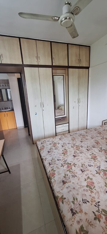 Room in 2 BHK Apartment at Gera Foliage, Viman Nagar – for Rent