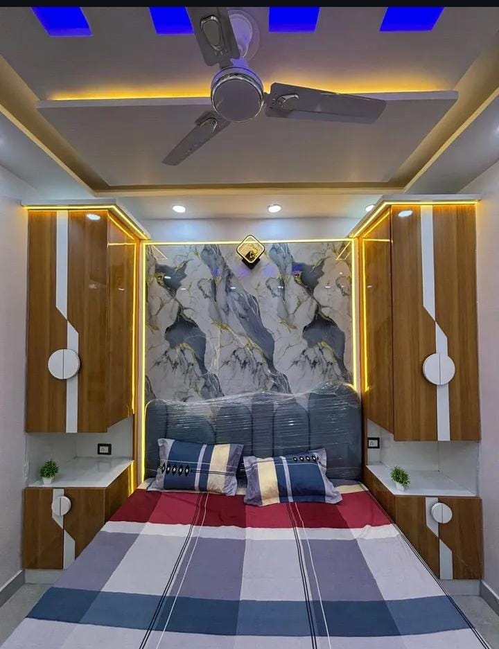 3 BHK + Pooja Room Builder Floor For Sale in Building Floor 