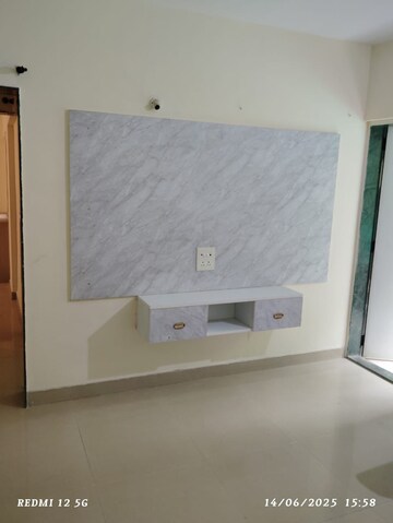 Room in 1 BHK Apartment at Ghorpadi – for Rent