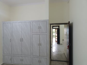 Room in 2 BHK Independent House at Gomti Nagar – for Rent