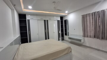 Room in 3 BHK Apartment at Jayabheri The Nirvana, Gopanpally – for Rent