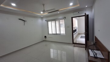 Room in 3 BHK Apartment at Jayabheri The Nirvana, Gopanpally – for Rent