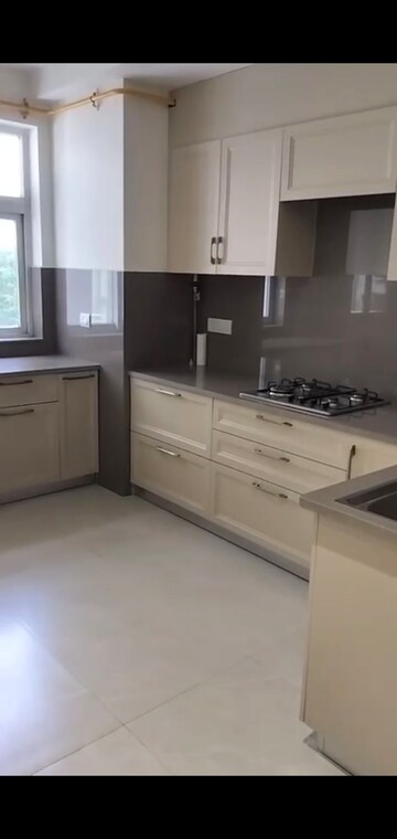 2.5 BHK Builder Floor For Rent in Emaar The Palm Drive-The Sky Terraces, Sector 66