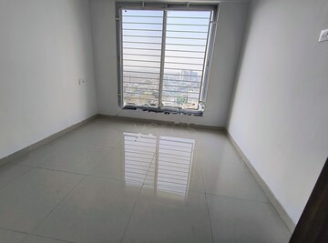 Room in 2.5 BHK Apartment at Goel Ganga Altus, Kharadi – for Rent