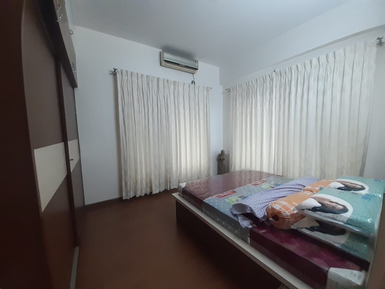 5 BHK Apartment For Sale in Lapis Lazuli Apartment