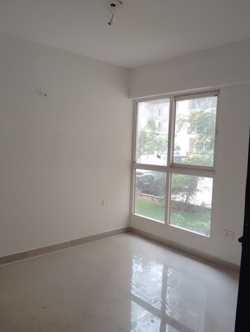 Room in 2 BHK Apartment at Signature Global Proxima Phase 2, Sector 89 – for Rent