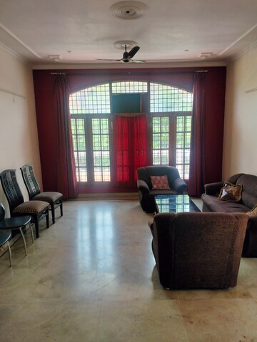 Living Room in 6 BHK Villa at Gomti Nagar – for Rent
