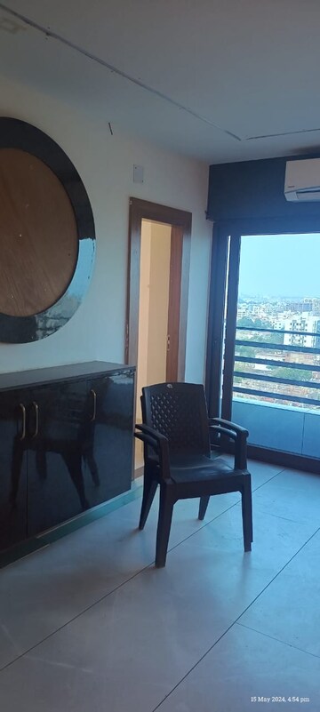 Master Bedroom in 1.5 BHK Apartment at Morabadi – for Rent