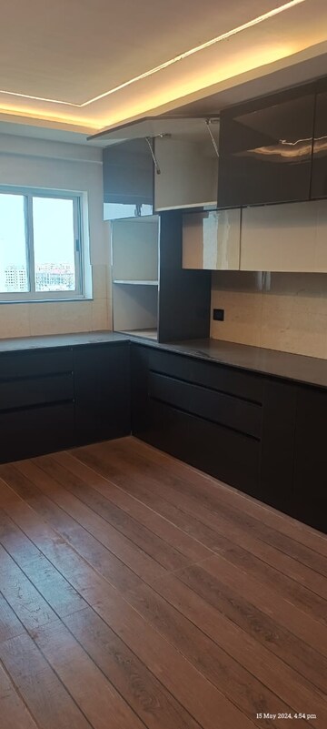 Kitchen in 1.5 BHK Apartment at Morabadi – for Rent