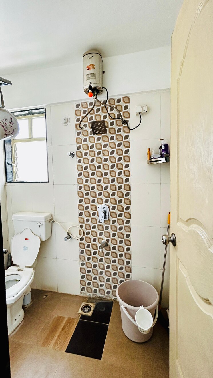 Bathroom, vaishnavi-sahil-vighnesh 2 Bedroom 1000 Sq.Ft. Apartment In Wakad Pune 8903723