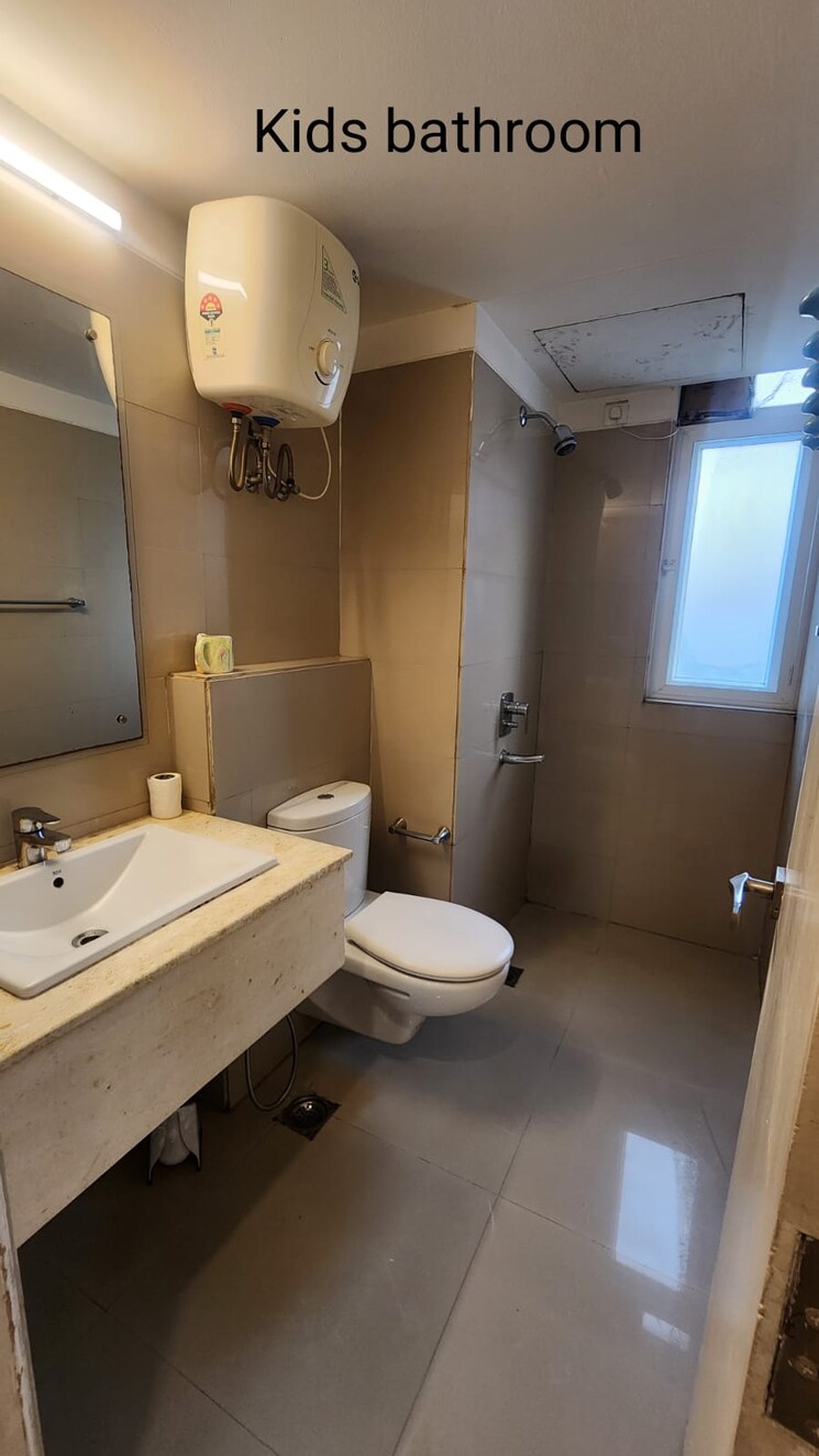 Master Bedroom, emaar-the-palm-drive-palm-studios 3.5 Bedroom 1950 Sq.Ft. Builder Floor In Sector 66 Gurgaon 8903764