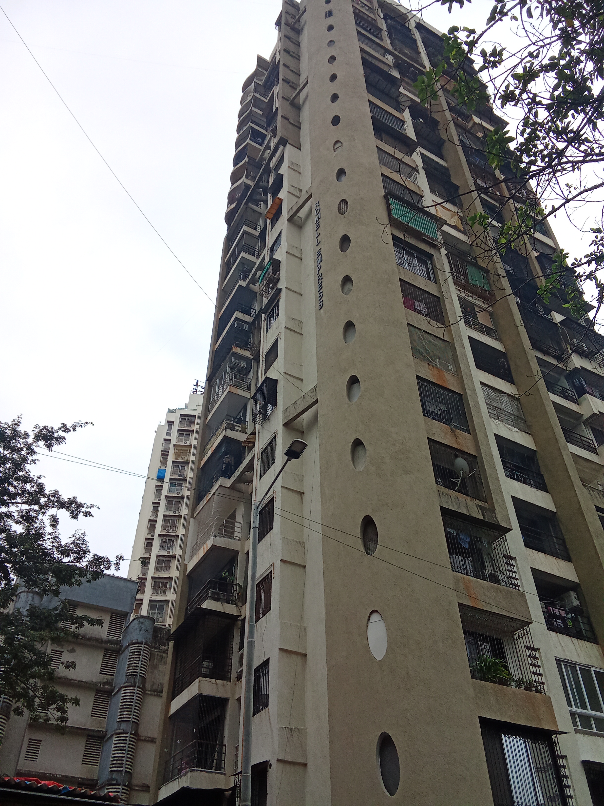 2 BHK Apartment For Rent in Romell Empress
