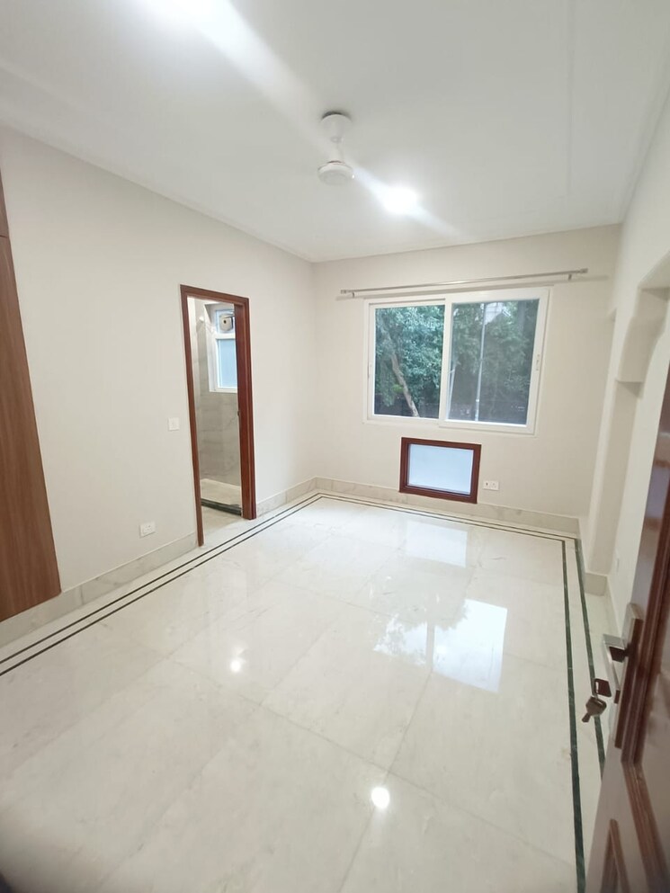 Room, uday park 3 Bedroom 1953 Sq.Ft. Builder Floor In Uday Park Delhi 8903806